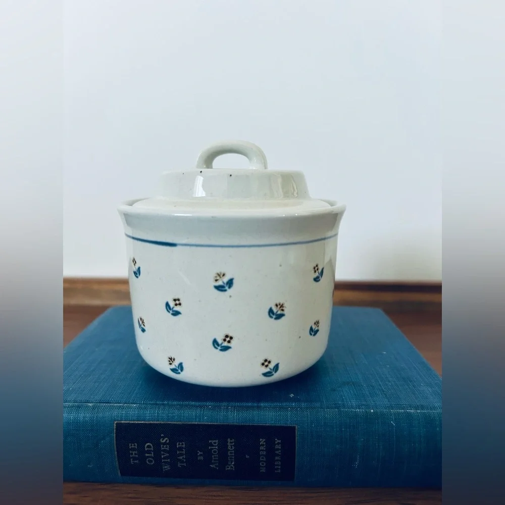 Vintage Set of 2 Stoneware Petite Rose Creamer and Sugar Jar | Midcentury | - Picture 2 of 4